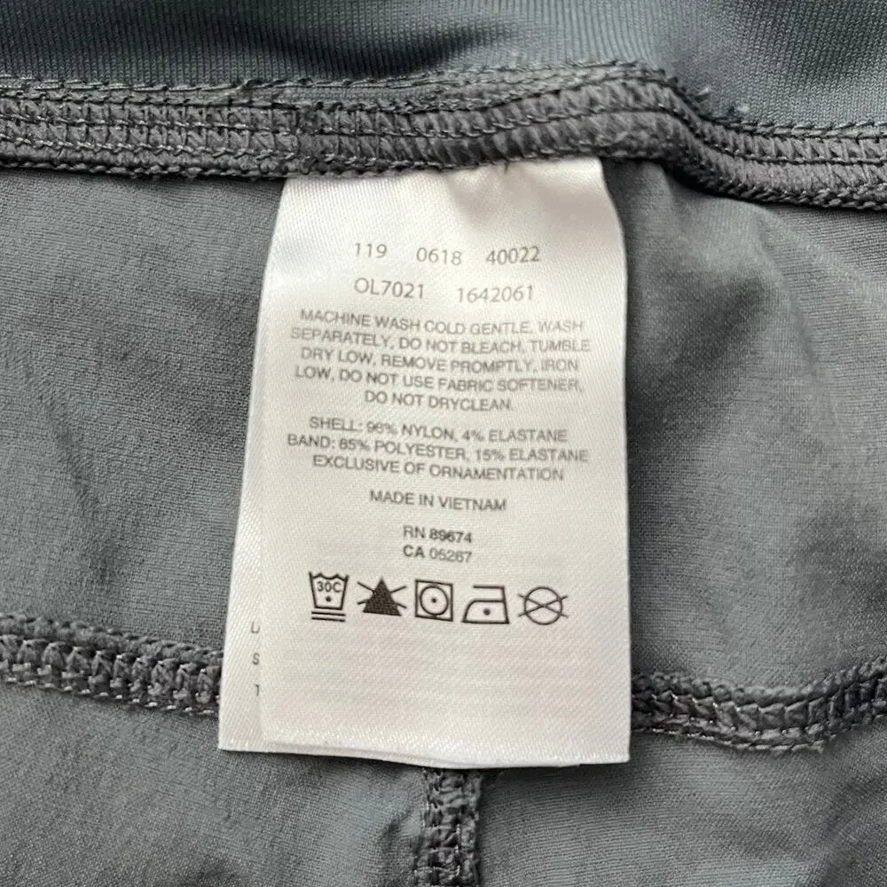 Mountain Hardwear Dynama Shorts Womens L Gray Hiking Trail Outdoor Stretch EUC